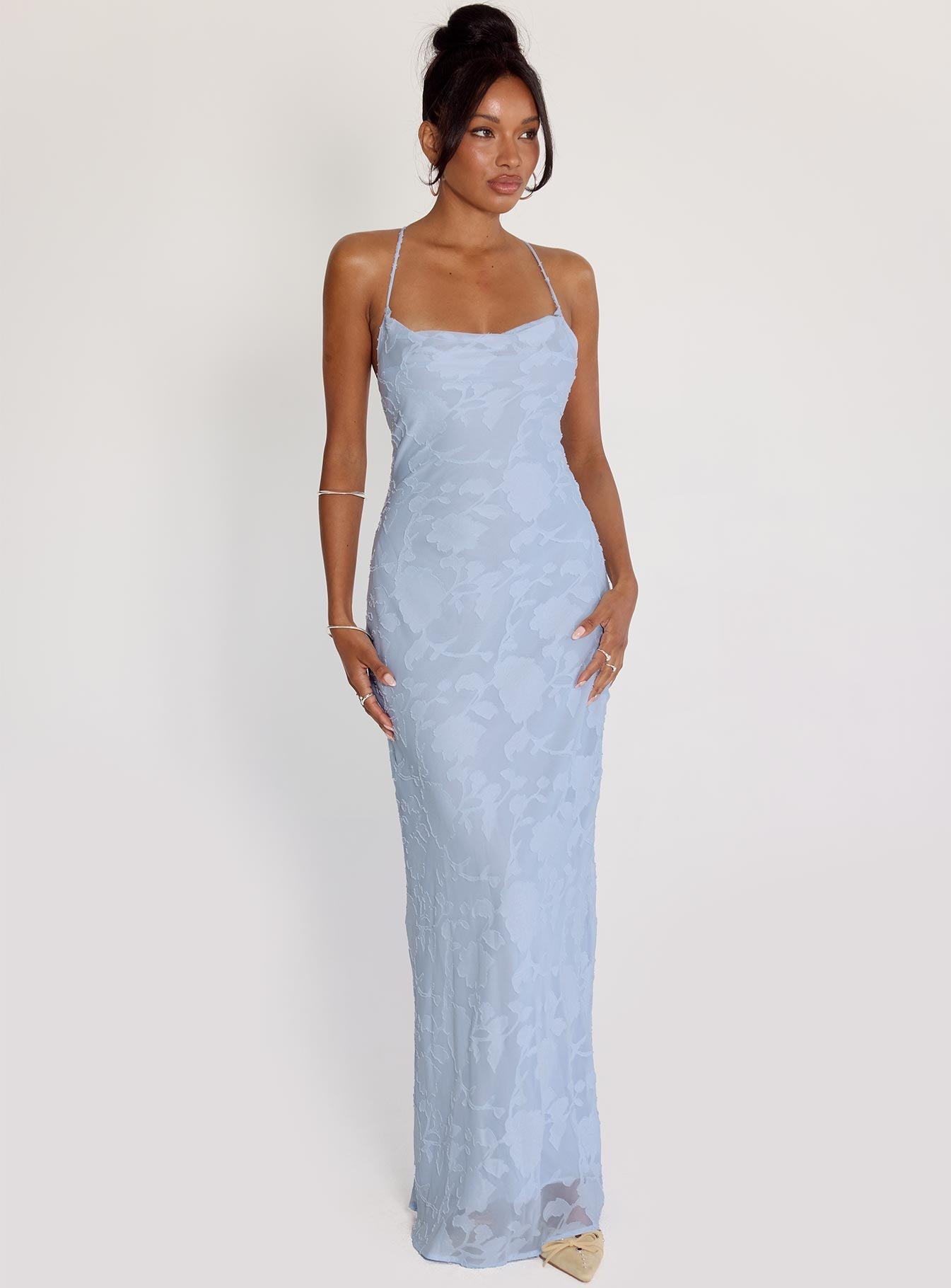 Vestido maxi con textura floral y tirantes finos para mujer - Celena