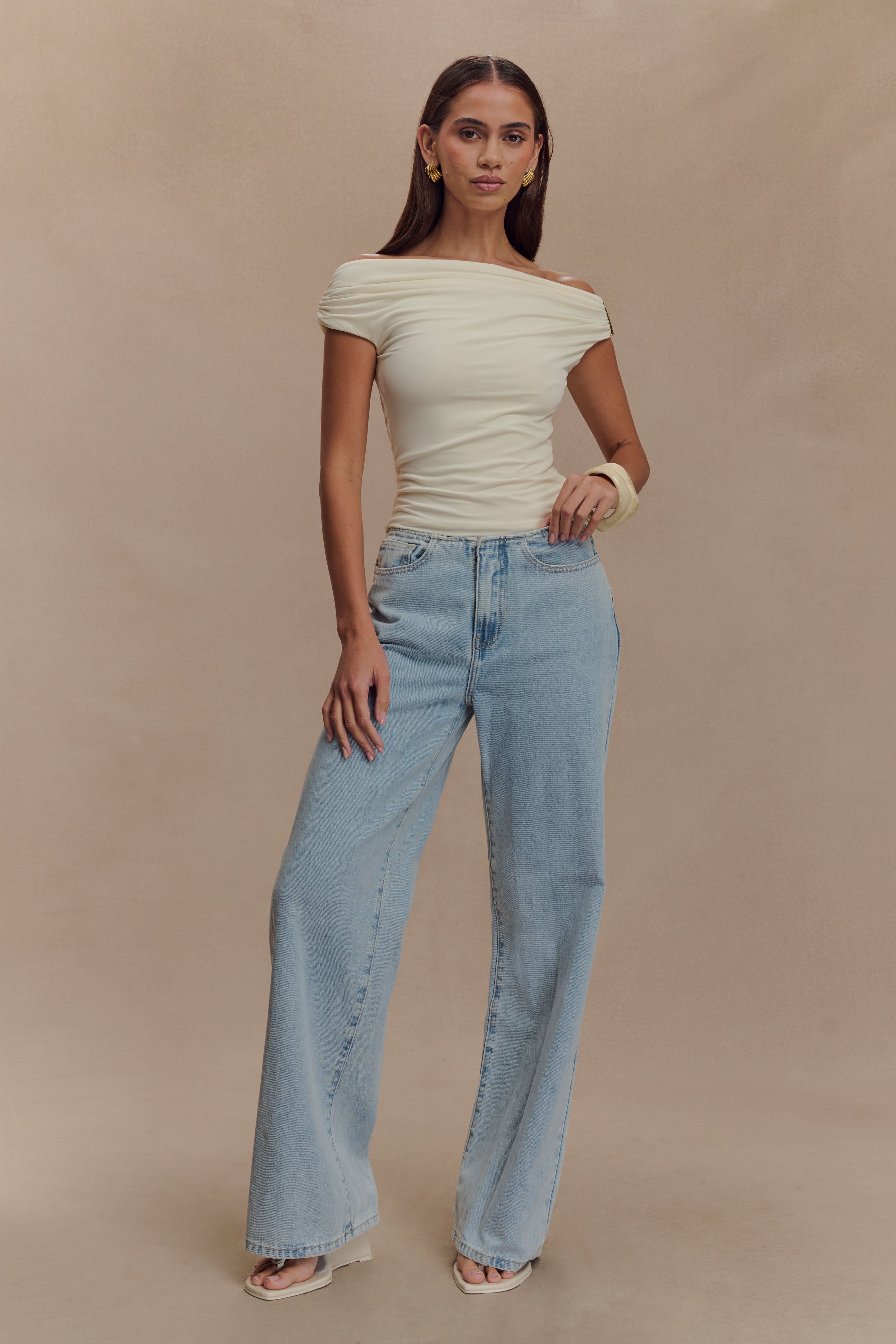 Top mujer off shoulder ajustado con detalle metálico - Kinsley