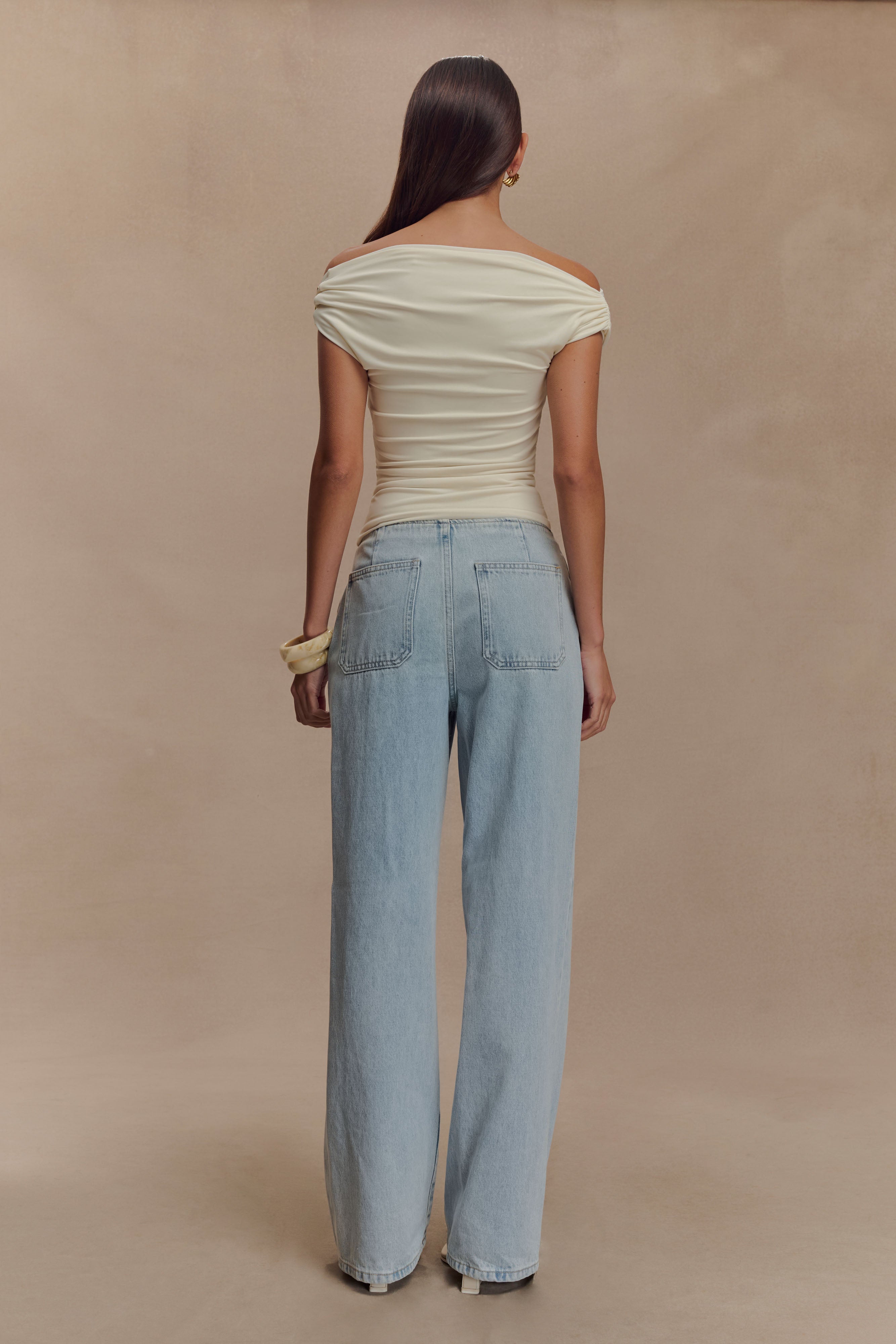 Top mujer off shoulder ajustado con detalle metálico - Kinsley
