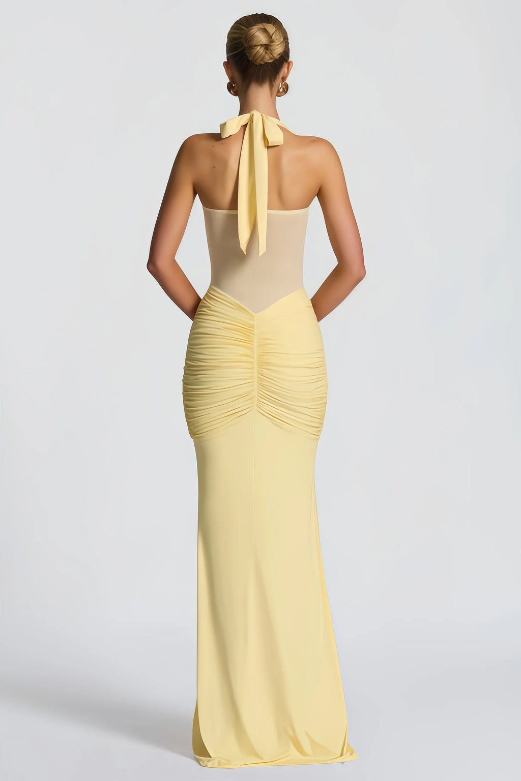 Maxi vestido elegante para mujer con escote halter y drapeado - Elira