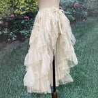 Elegante y romántica falda de doble capa con volantes de encaje de red perfecta para un look sofisticado y femenino
