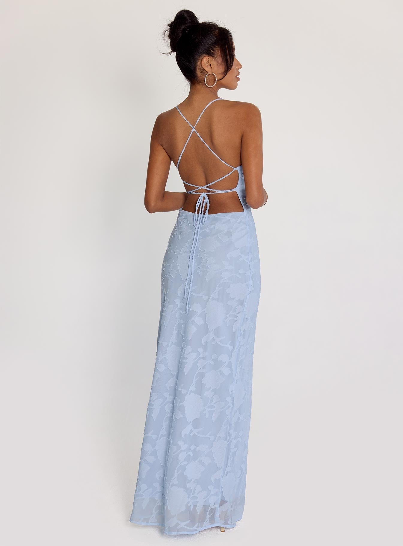 Vestido maxi con textura floral y tirantes finos para mujer - Celena