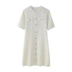 Carmenza - Elegante vestido de punto fino con botones dorados