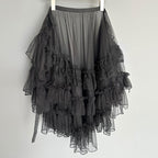 Elegante y romántica falda de doble capa con volantes de encaje de red perfecta para un look sofisticado y femenino