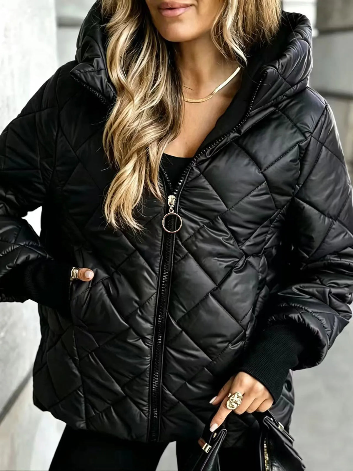 Chaqueta acolchada de mujer con capucha y cremallera - Elina