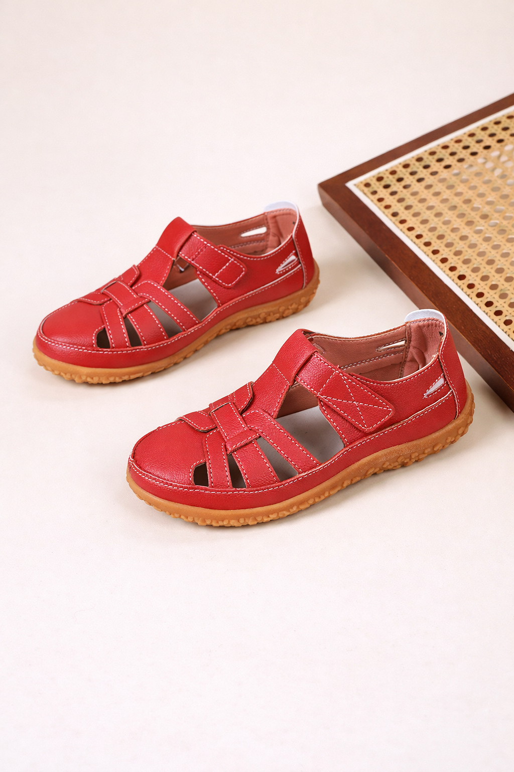Sandalias de mujer con puntera cerrada para paseo - Laret