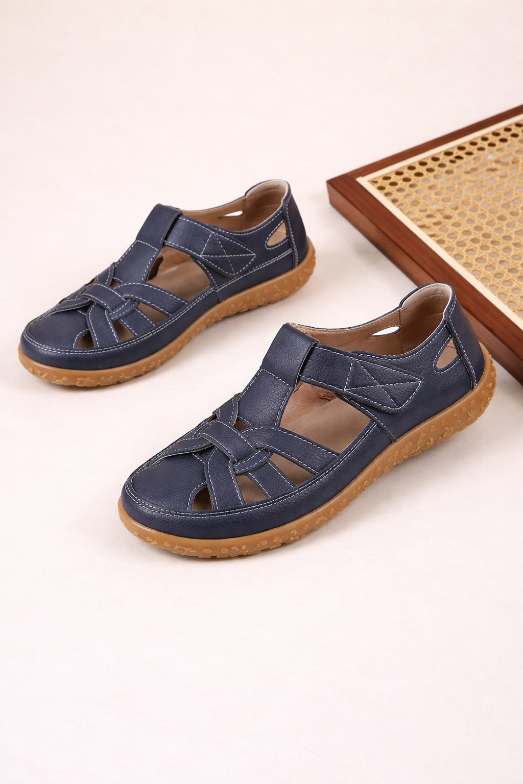 Sandalias de mujer con puntera cerrada para paseo - Laret