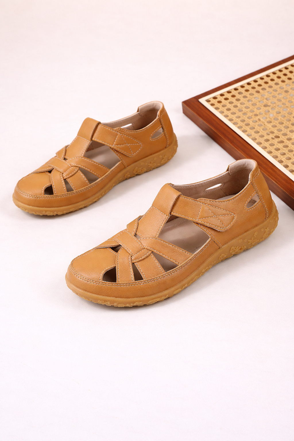 Sandalias de mujer con puntera cerrada para paseo - Laret