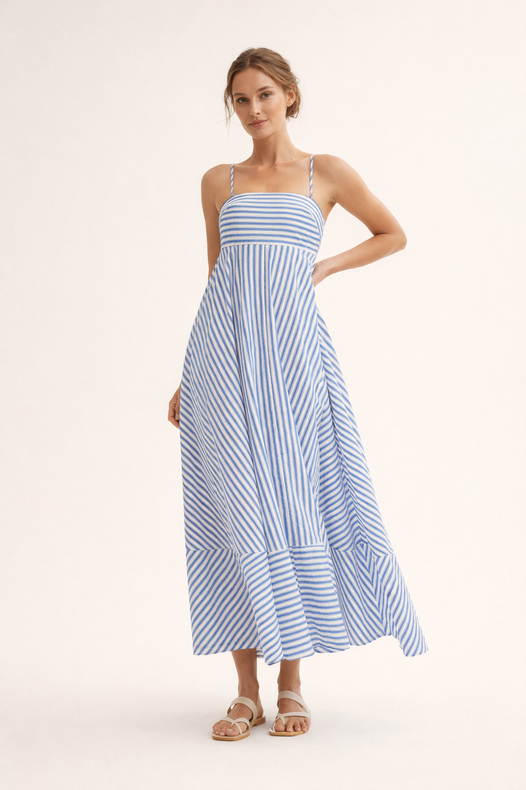 Maxi vestido para mujer con tirantes finos y diseño de rayas - Alvera
