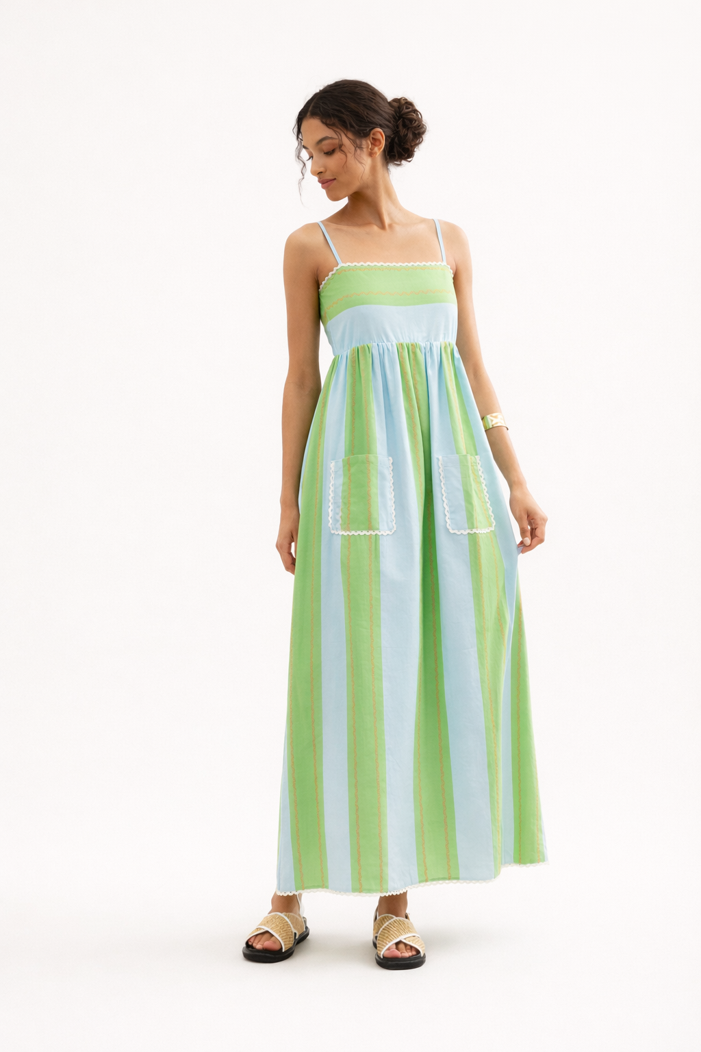 Maxi vestido para mujer con tirantes finos y diseño de rayas - Liora
