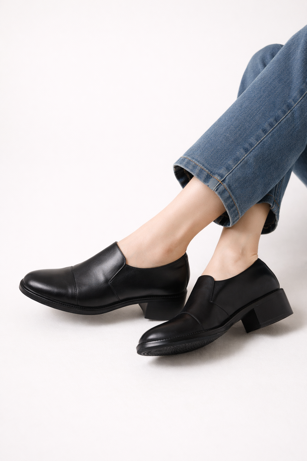 Mocasines de mujer de piel con tacón ancho y punta redonda - Maelle