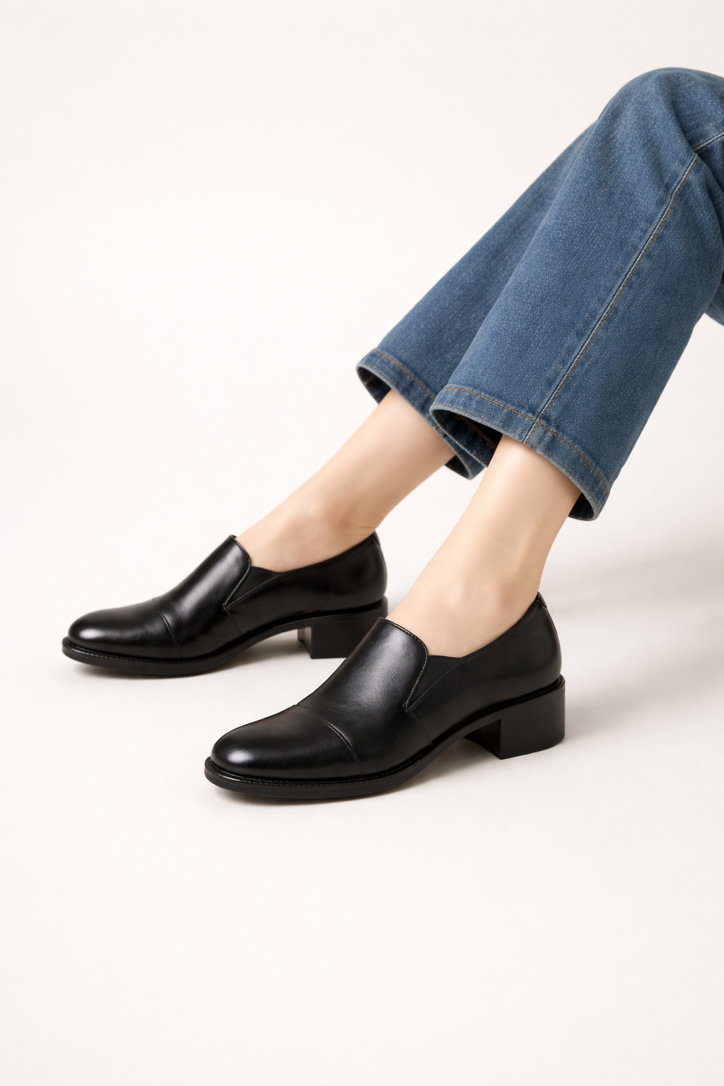 Mocasines de mujer de piel con tacón ancho y punta redonda - Maelle
