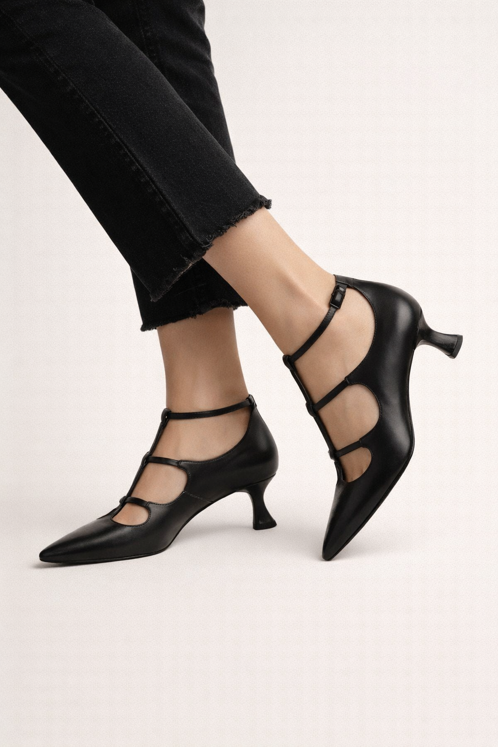 Zapatos de mujer con correas y punta fina - Noémie