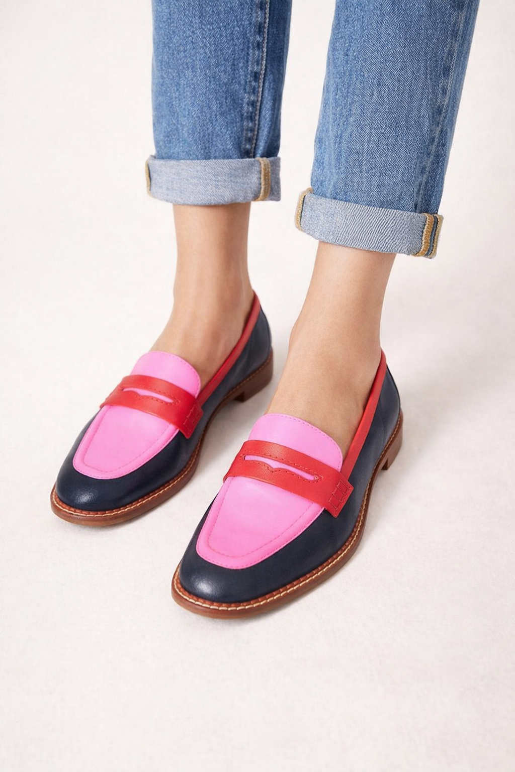 Mocasines mujer clásicos bicolor detalle frontal suela plana - Lurexa