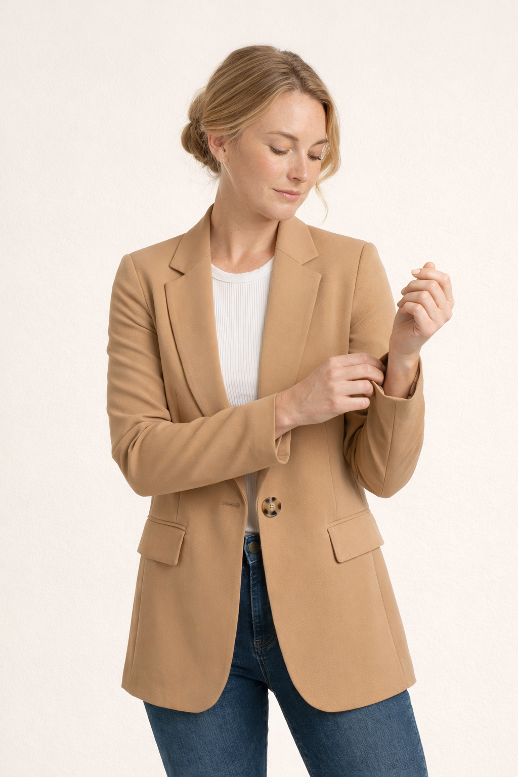 Blazer entallado de solapa clásica con botón para mujer - Irmina