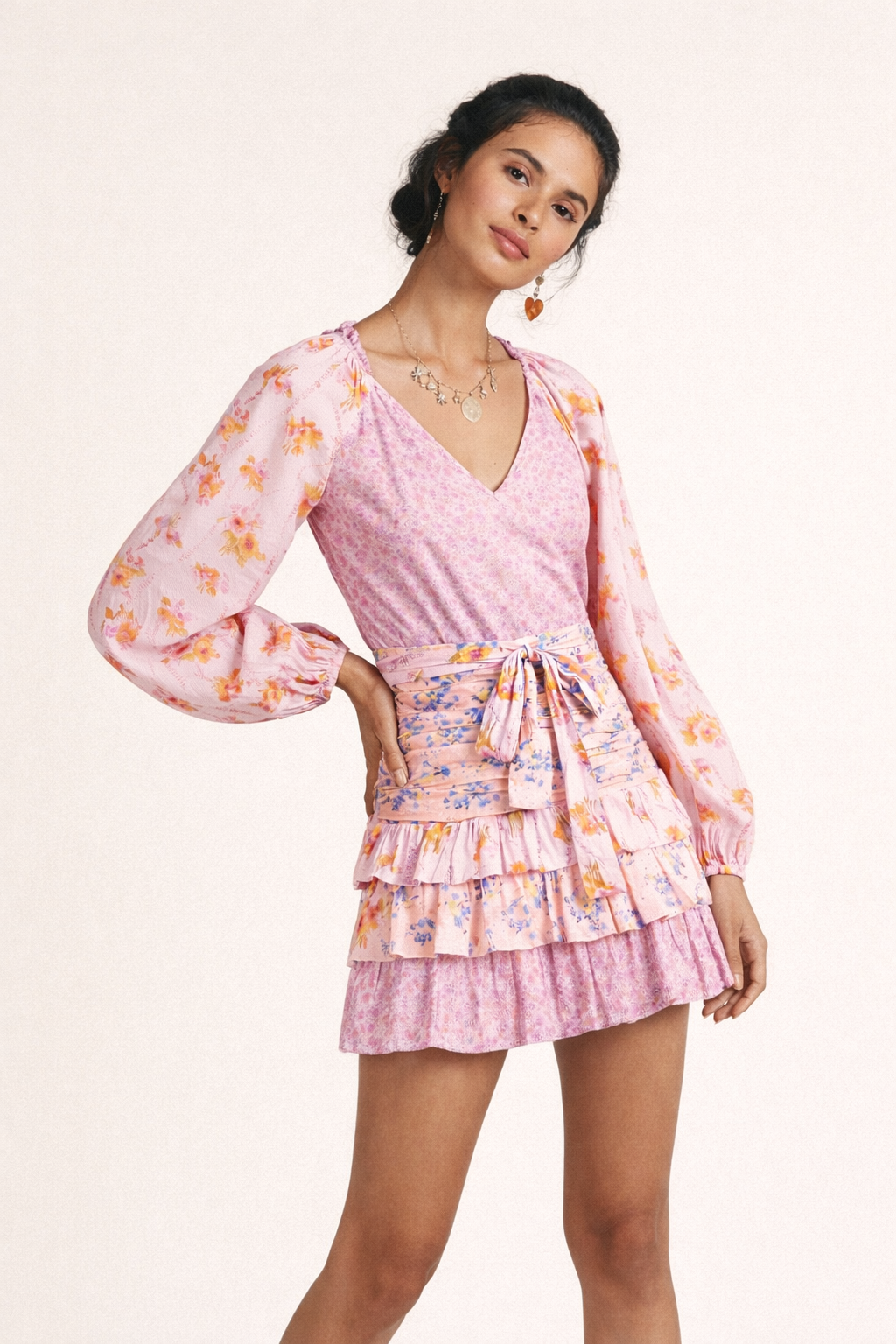 Vestido boho corto cruzado con volantes para mujer - Cinzia