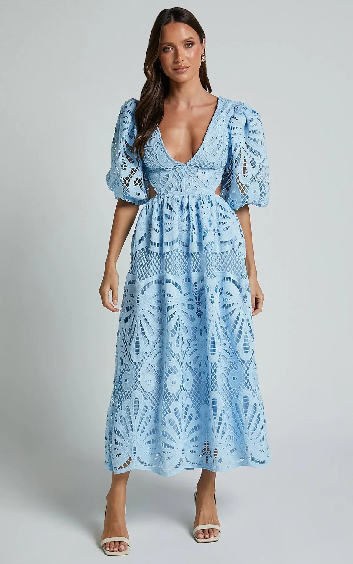 Vestido maxi con encaje calado escote en V - Liora