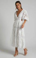 Vestido maxi con encaje calado escote en V - Liora