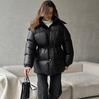Abrigo para mujer acolchado con capucha ajustable - Elissea