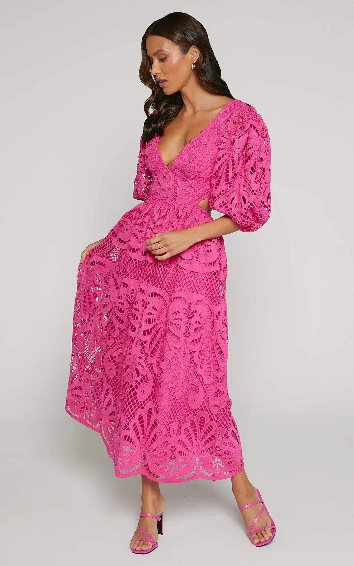 Vestido maxi con encaje calado escote en V - Liora