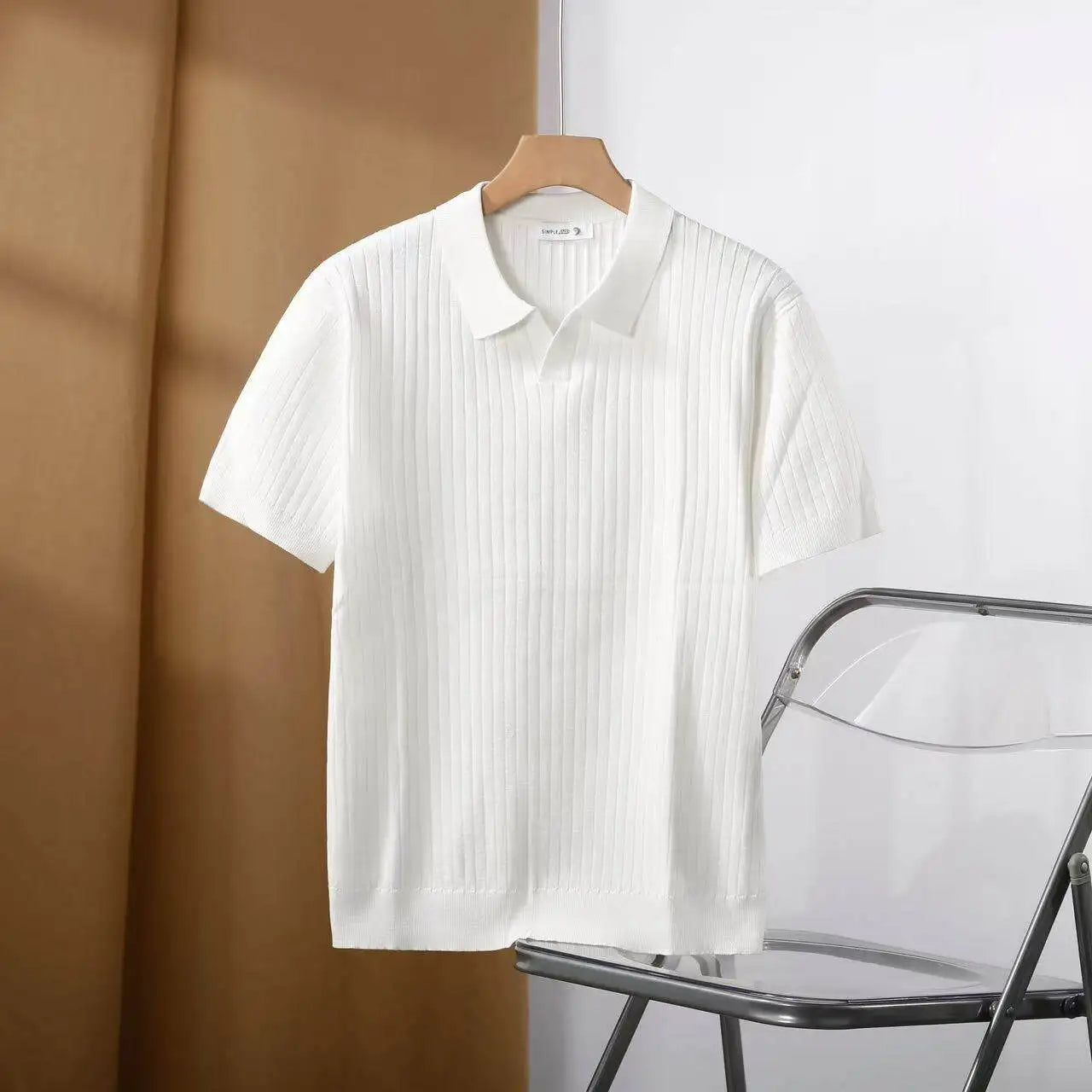 Polo para hombre ajuste slim con textura vertical y cuello abierto - Darel