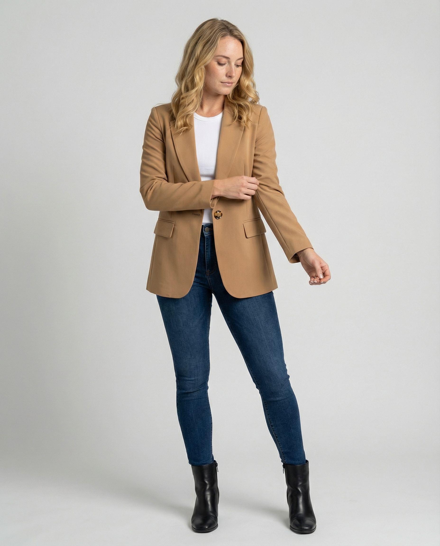 Blazer entallado de solapa clásica con botón para mujer - Irmina
