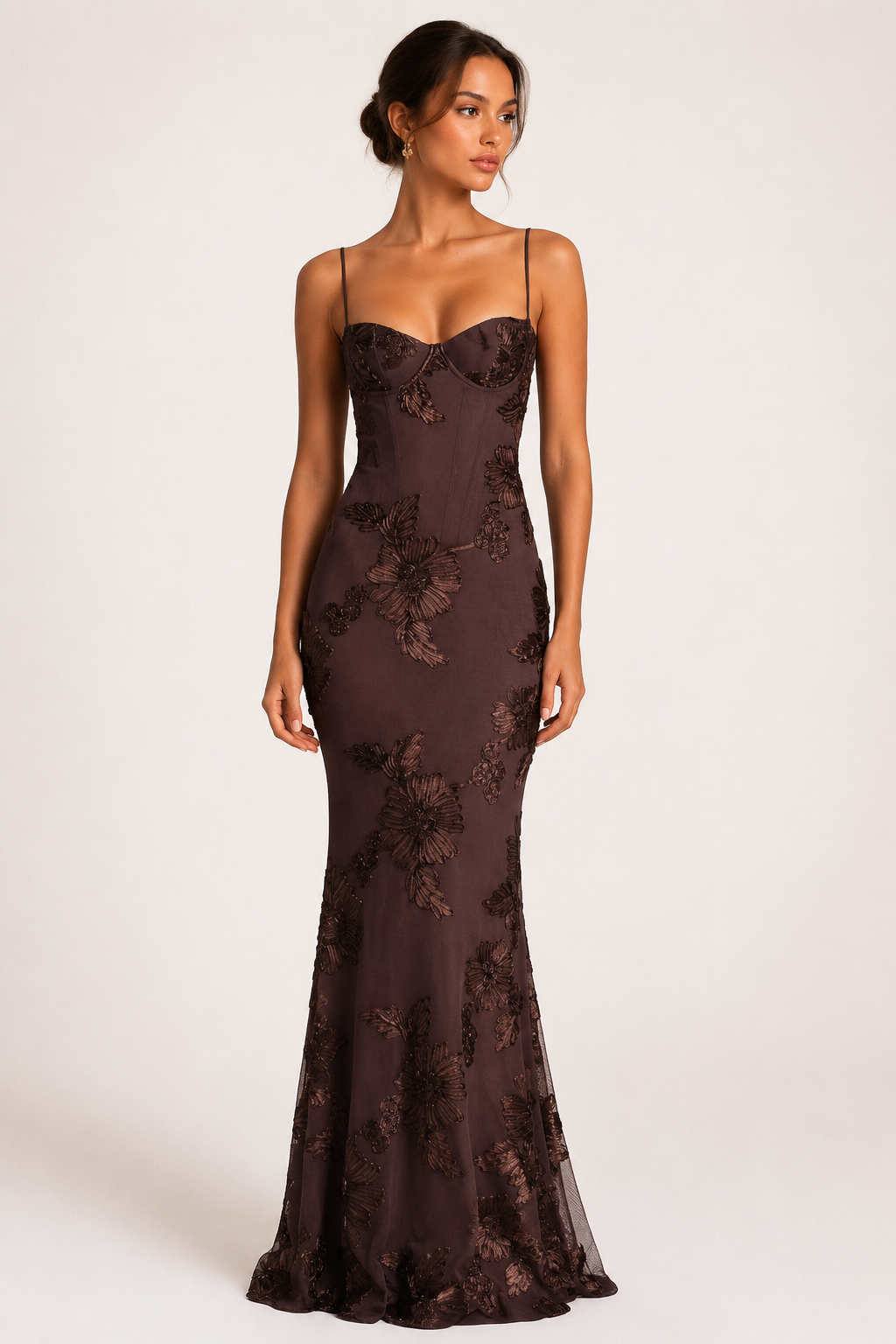Vestido maxi ajustado elegante con cuello halter - Zarelle