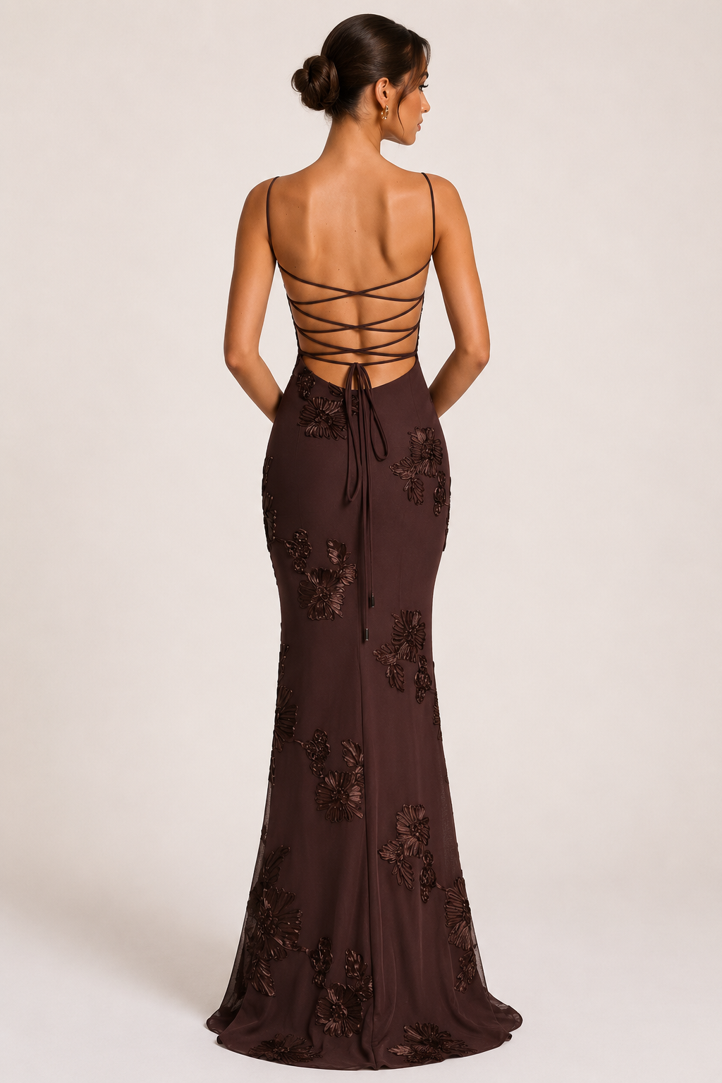 Vestido maxi ajustado elegante con cuello halter - Zarelle
