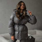 Abrigo para mujer acolchado con capucha ajustable - Elissea