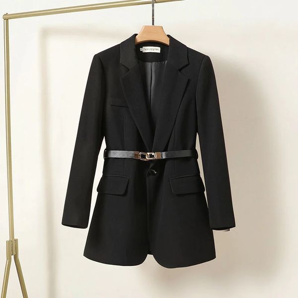 Blazer entallada de mujer con cinturón clásico elegante - Mila