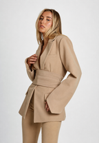 Blazer mujer largo cinturón ancho solapas bolsillos - Janina