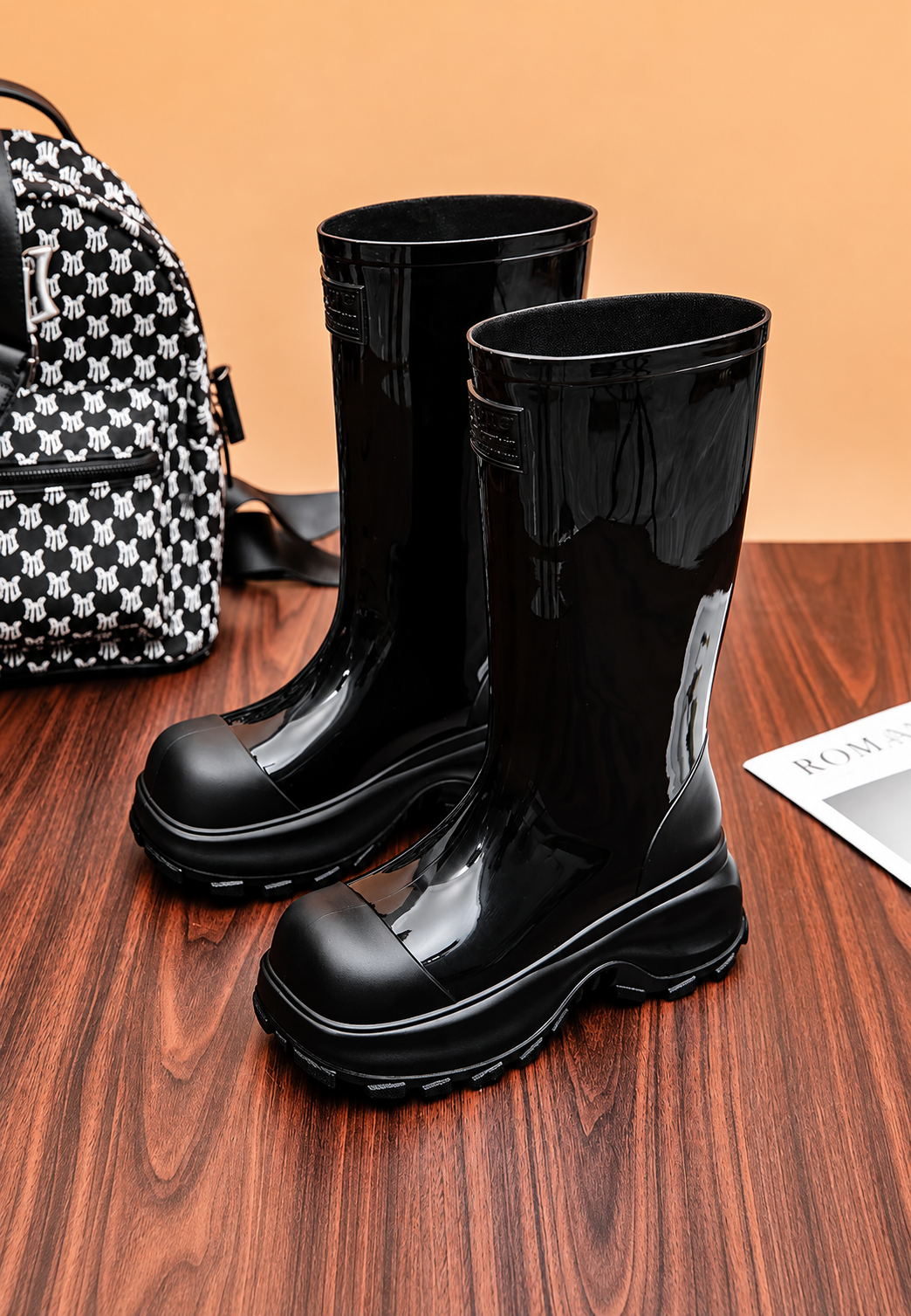 Botas agua caña media acabado brillante plataforma suela dentada - Elvaira