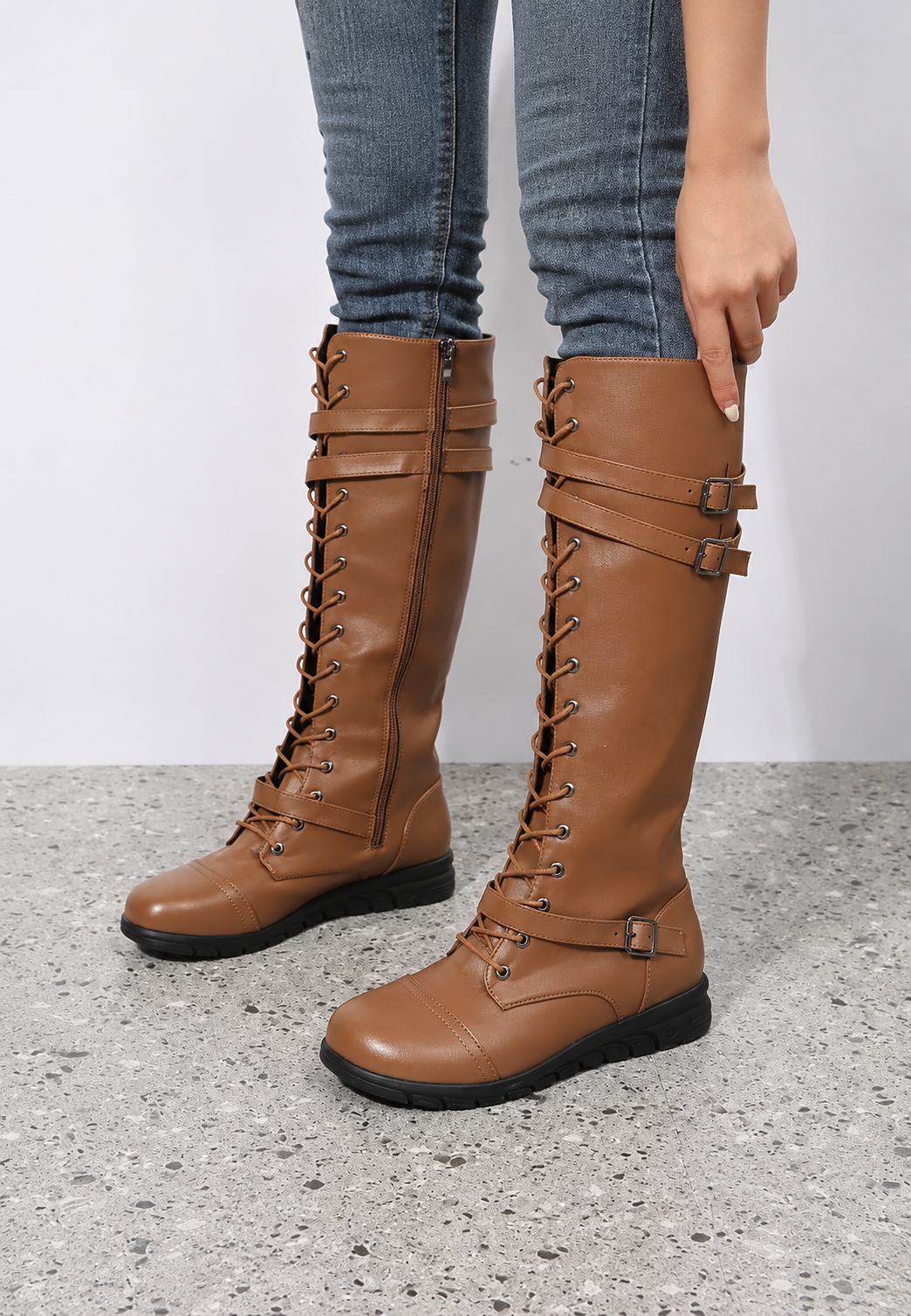 Botas altas mujer estilo militar cordones frontales hebillas metálicas - Bravena