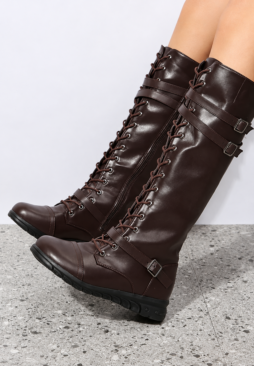 Botas altas mujer estilo militar cordones frontales hebillas metálicas - Bravena