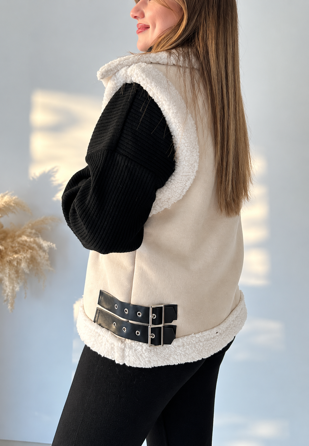 Chaleco efecto ante cuello efecto borreguito hebillas laterales - Lisette