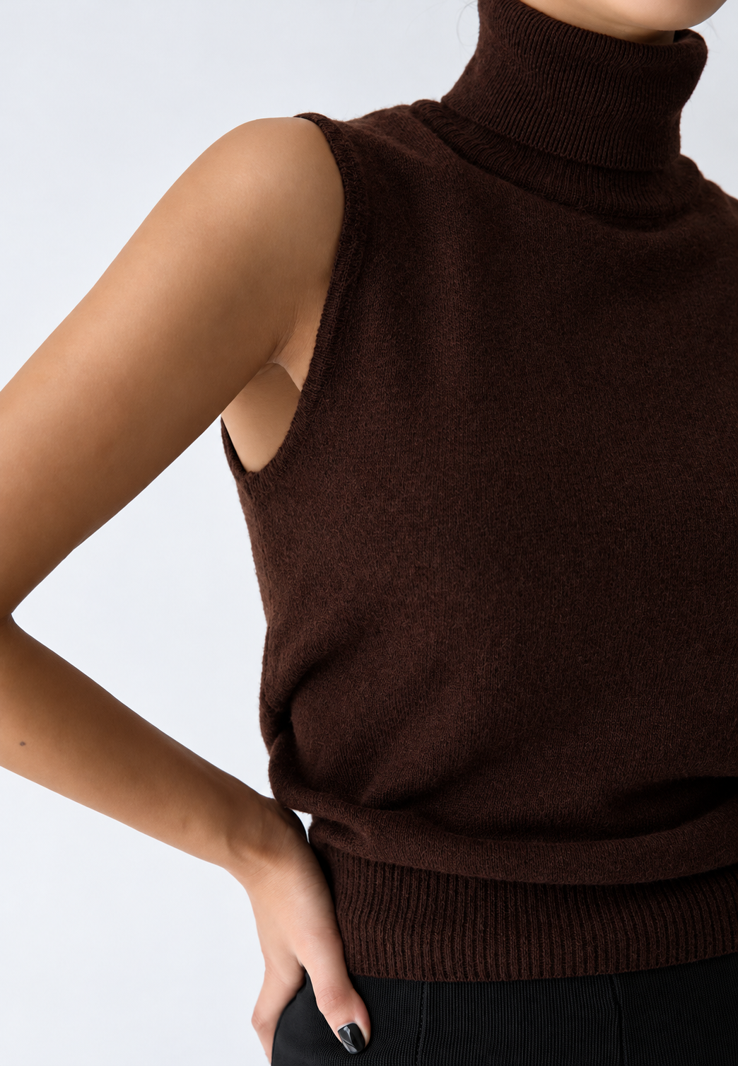 Blusa de punto sin mangas con cuello alto - Velia