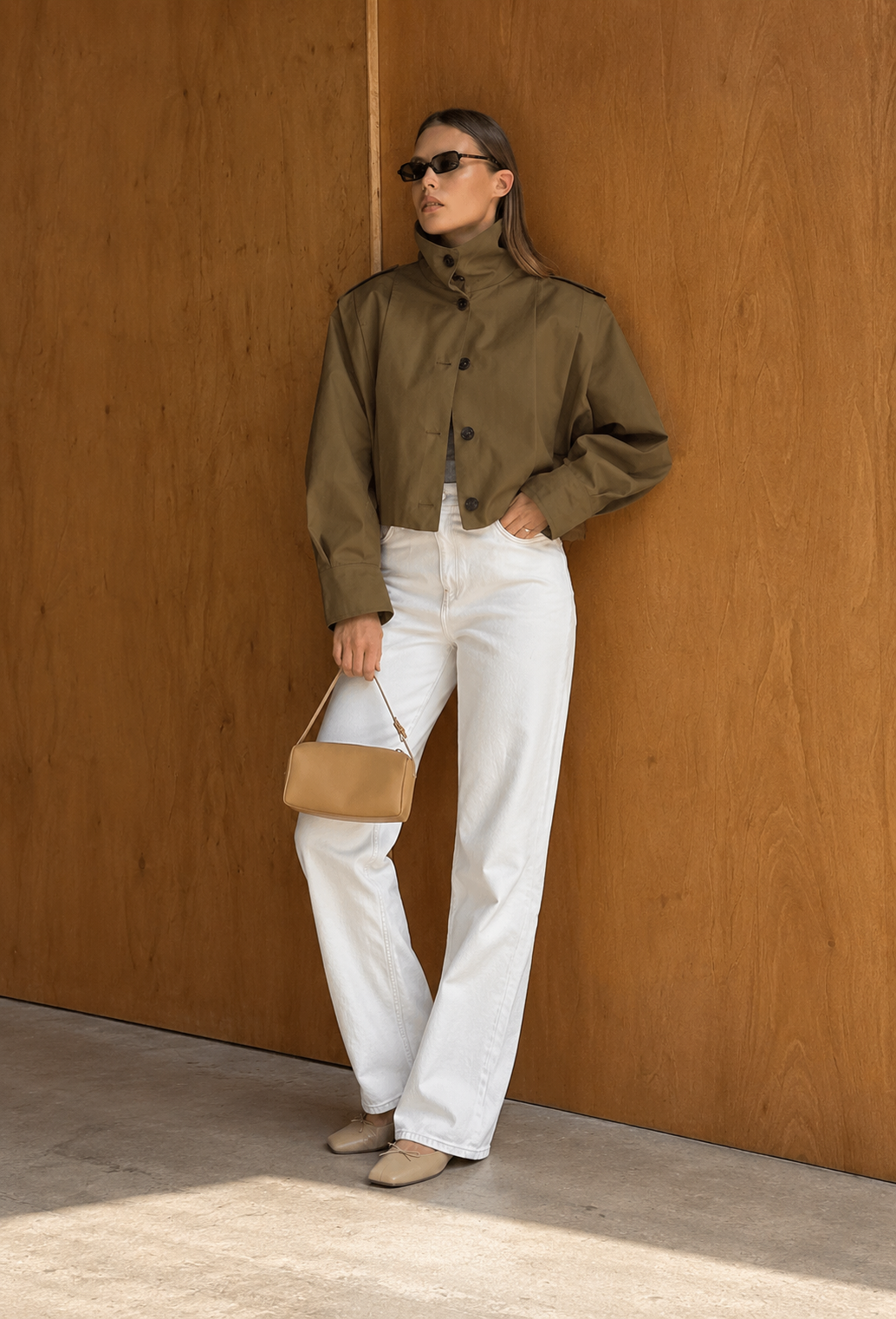 Chaqueta corta de mujer con cuello alto y botones - Vianne