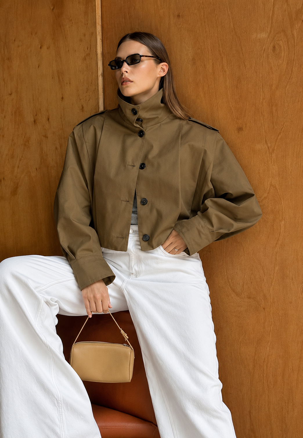 Chaqueta corta de mujer con cuello alto y botones - Vianne