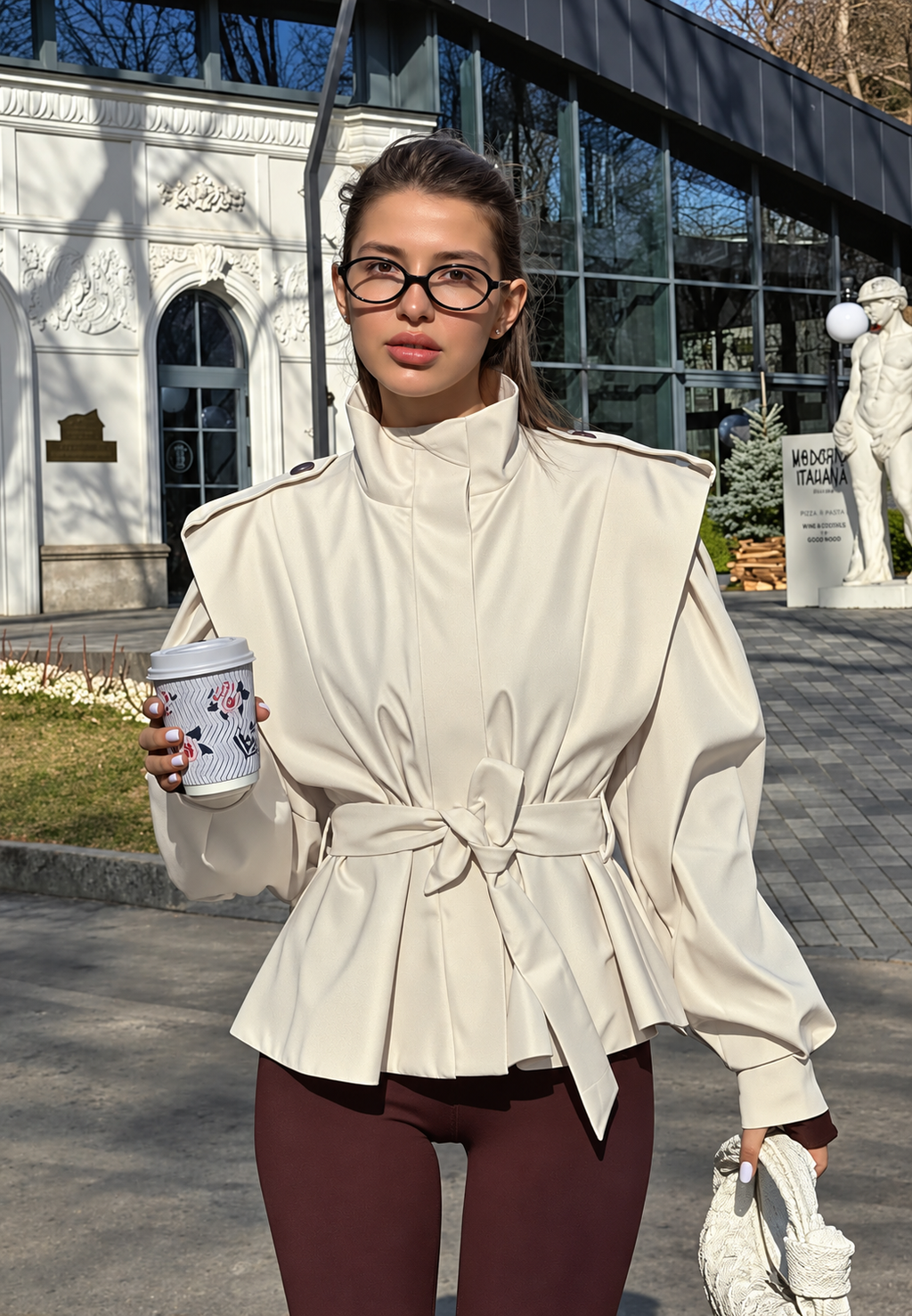 Chaqueta mujer corta peplum cinturón hombreras - Valen