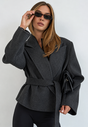 Gris oscuro