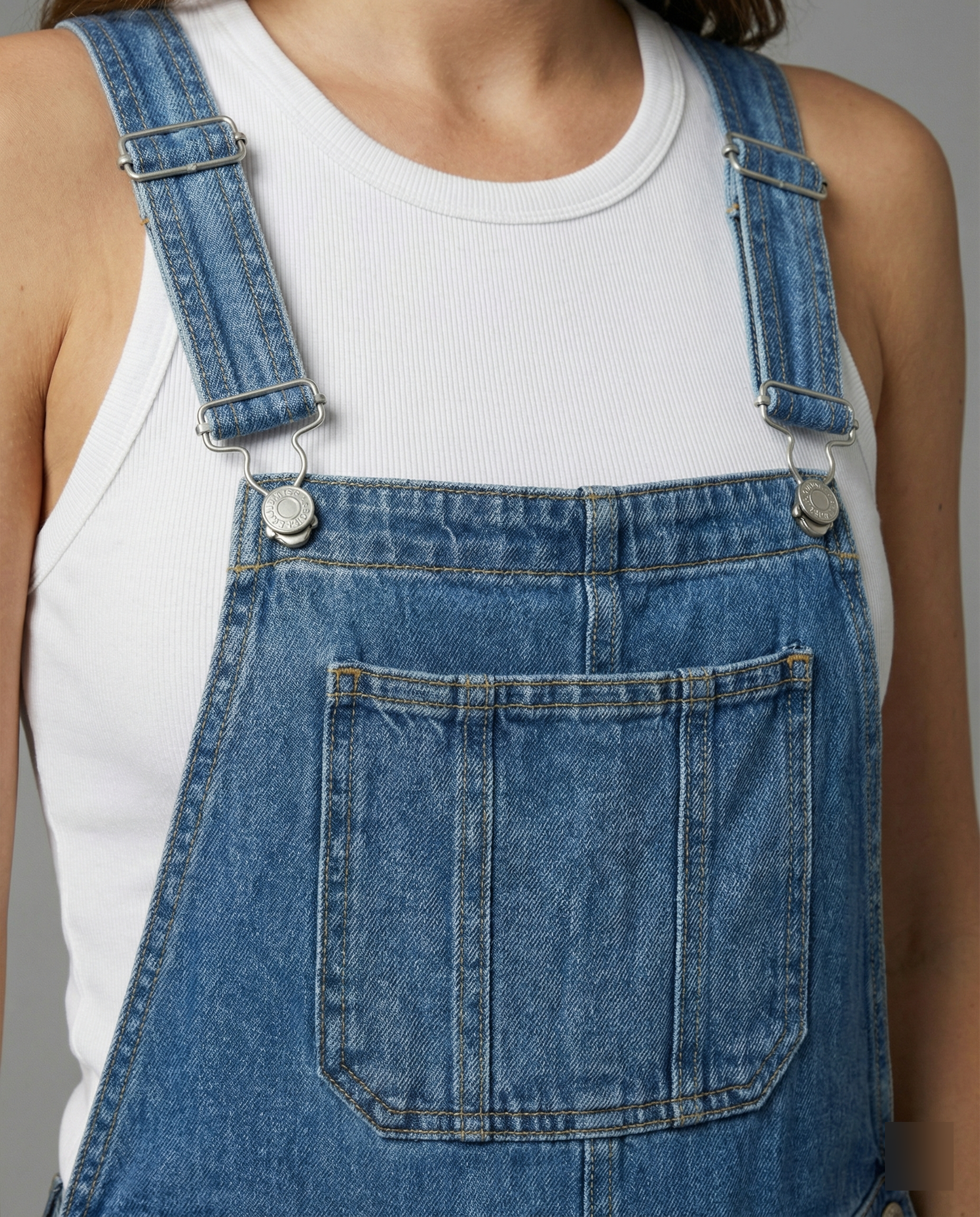 Peto vaquero oversize con bolsillos y tirantes ajustables para mujer - Valmira