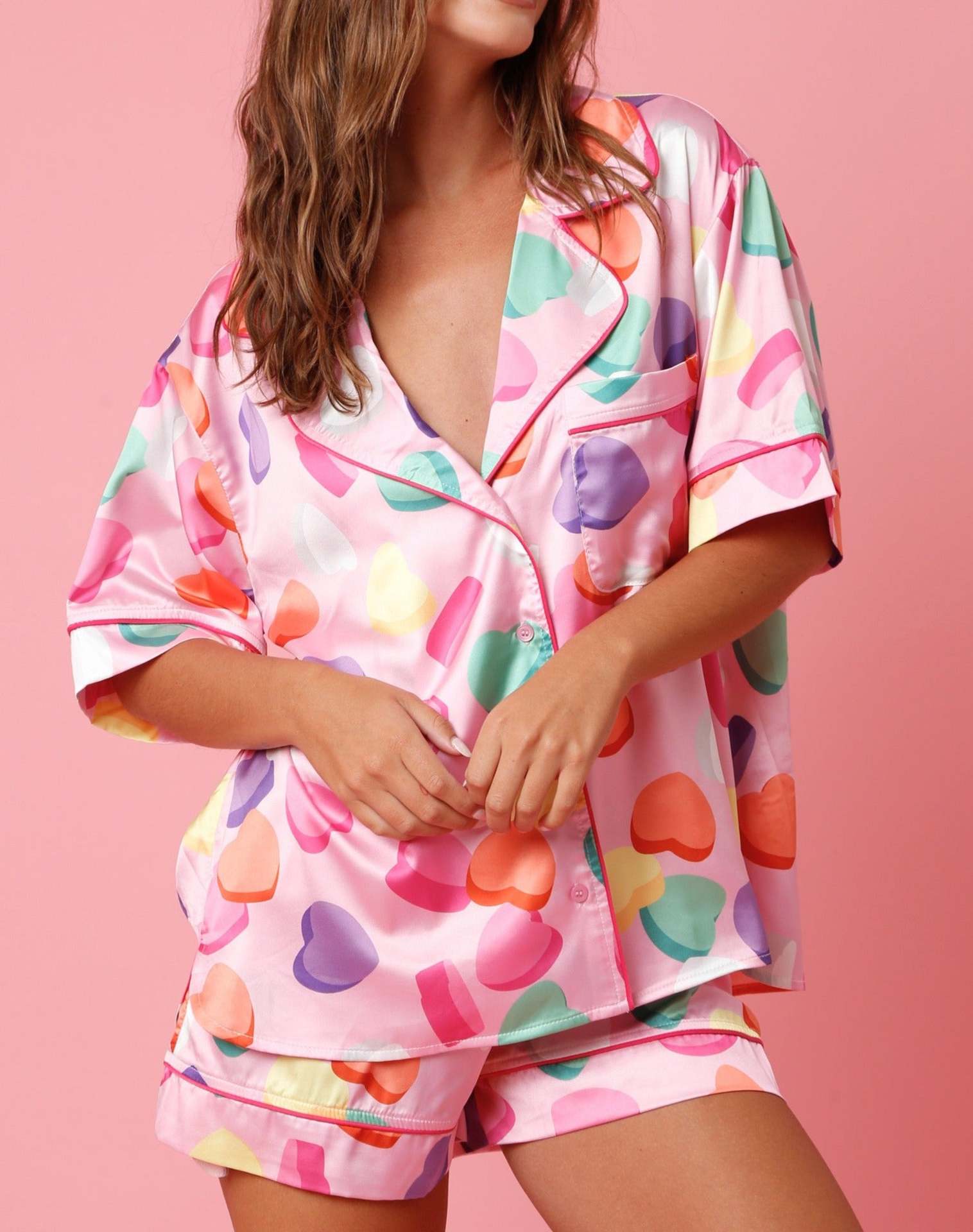 Conjunto de pijama satinado para mujer con camisa y shorts - Varelia