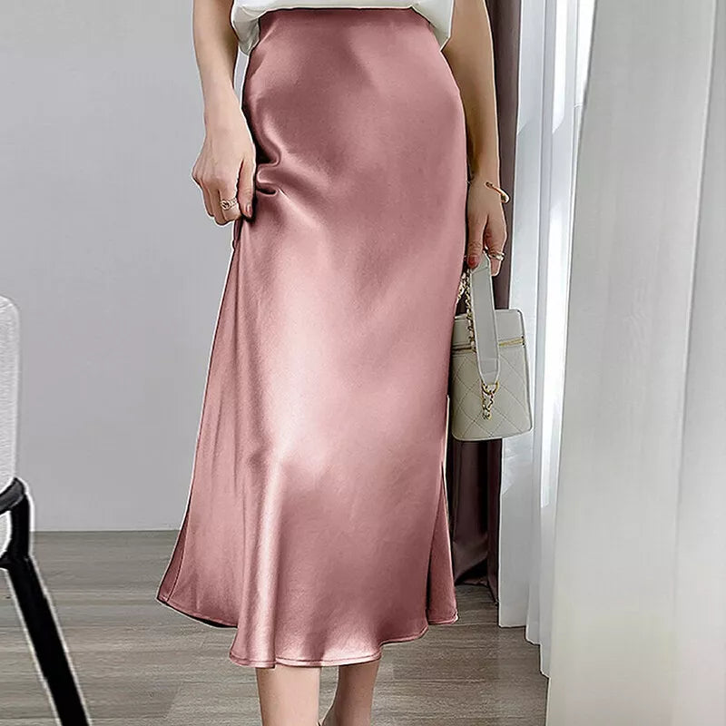 Elegante y femenina falda de satén de talle alto y línea A, ideal para un look refinado y sofisticado