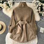Traje de dos piezas con falda corta de punto y chaleco, elegante y versátil perfecto para un look contemporáneo y femenino