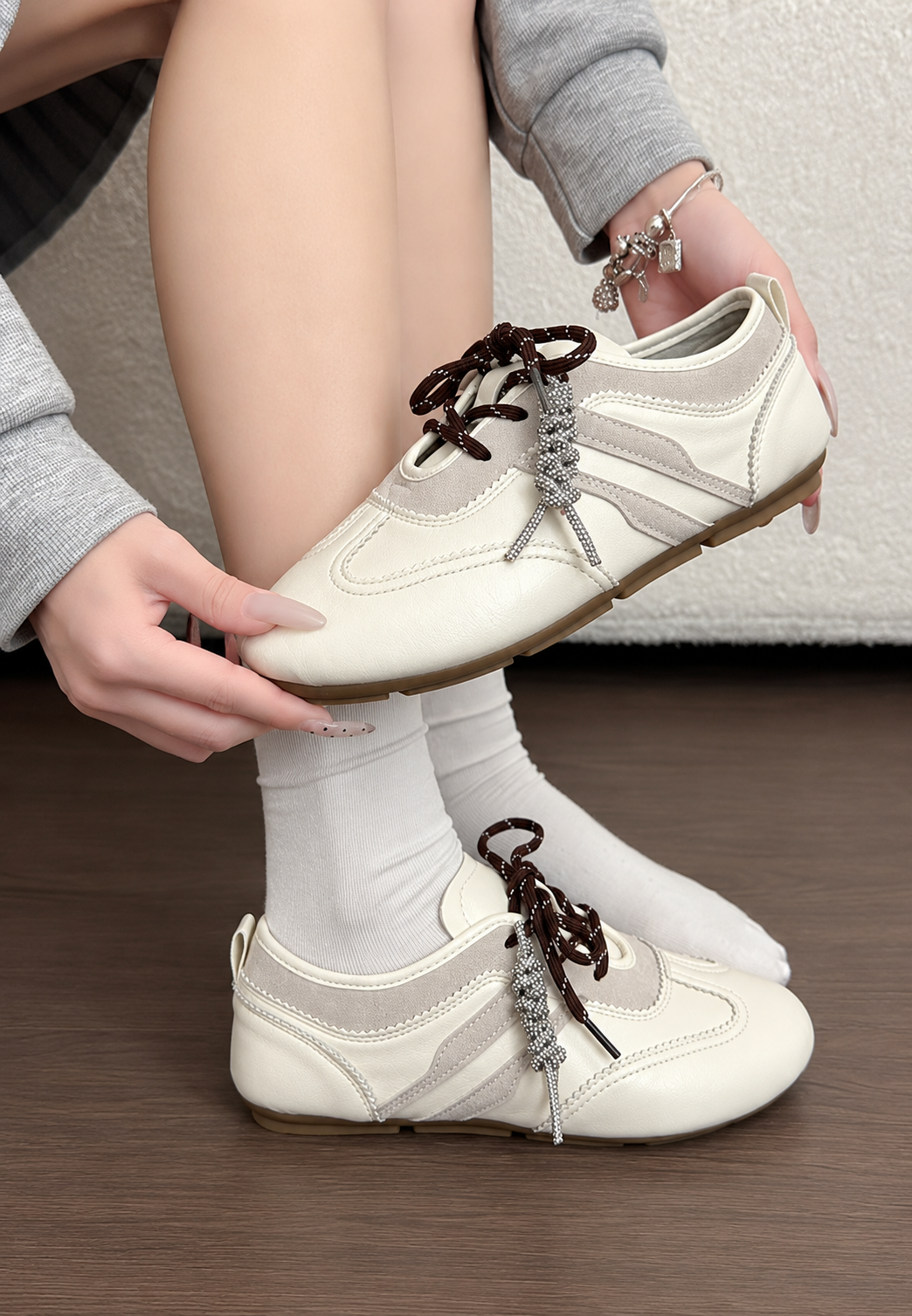 Zapatillas mujer retro piezas combinadas detalle metálico - Livia